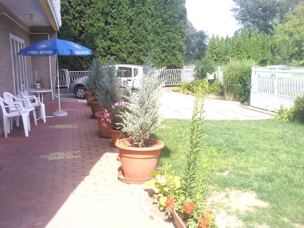 Napfeny Apartment Кестхей Экстерьер фото
